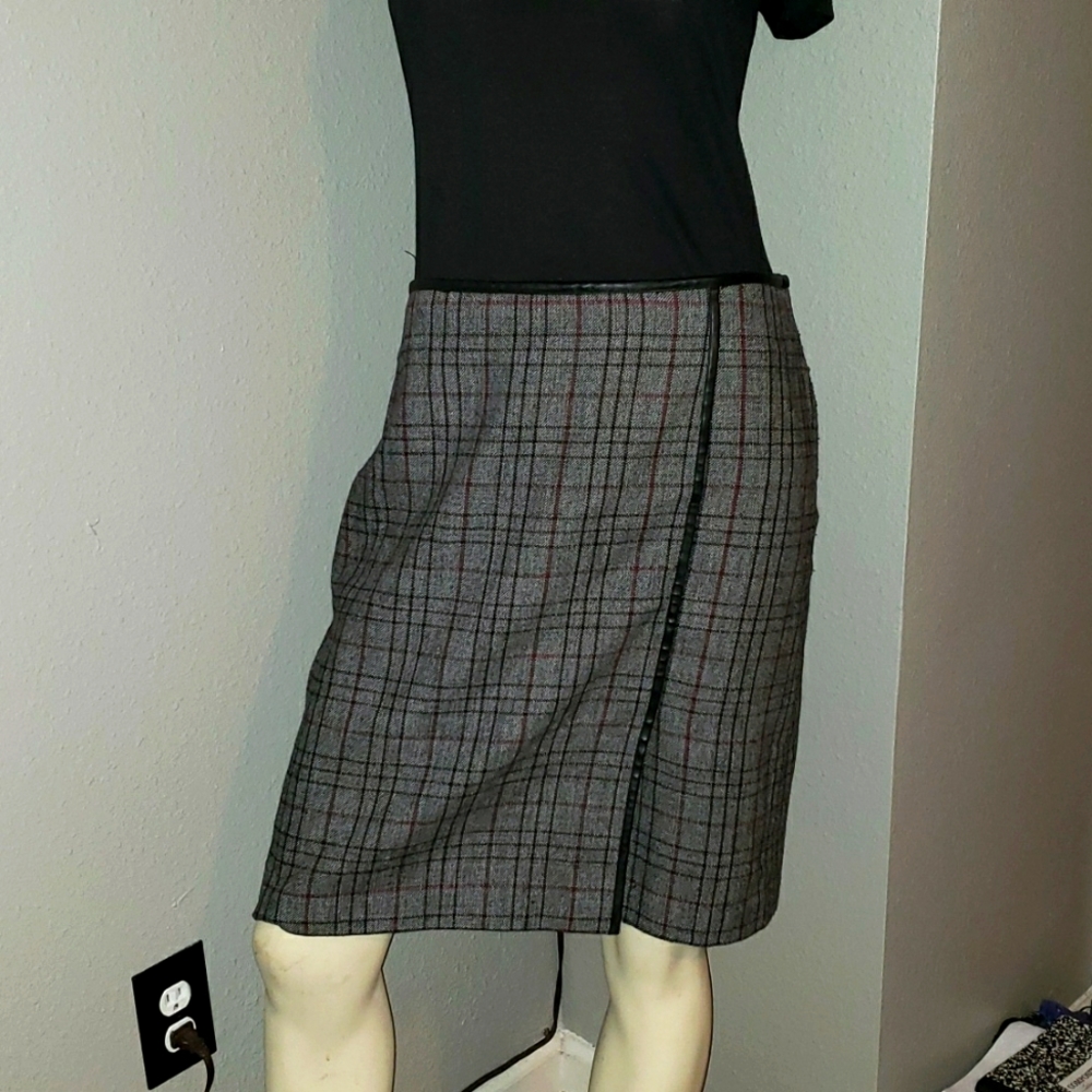 Professional pencil skirt